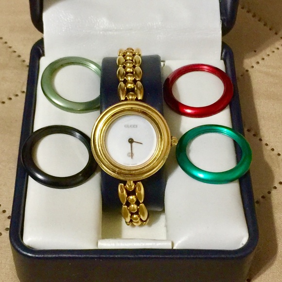 Gucci 10l Interchangeable Bezel Watch 